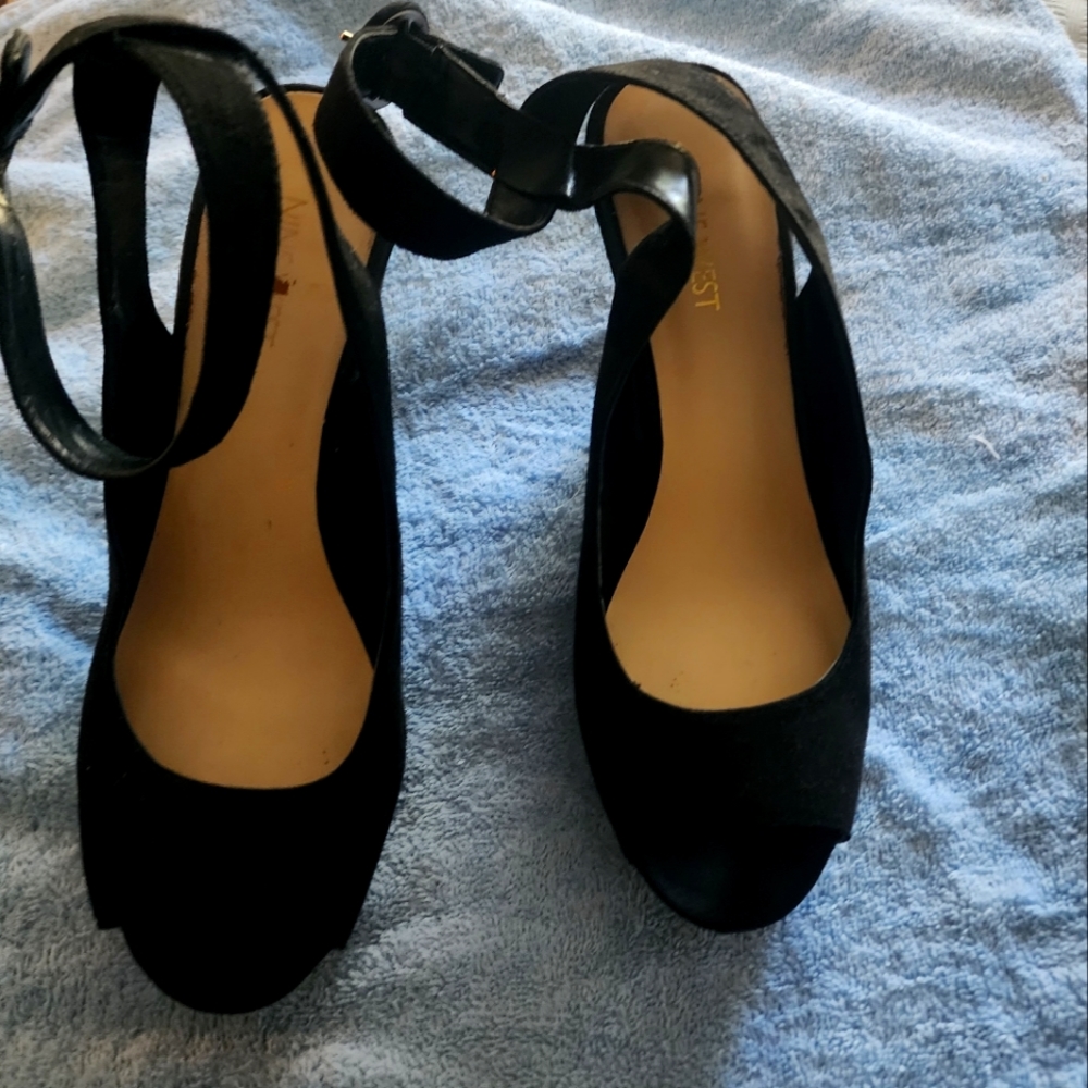 Women's shoes